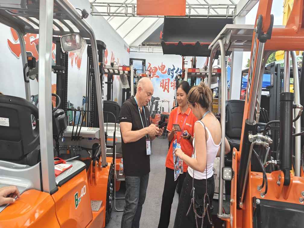 Building Global Partnerships at the 138th Canton Fair: MINGYU Machinery Connects With Customers Worldwide
