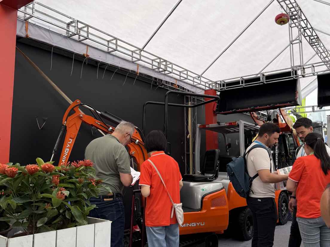 Listening to Customers, Driving Better Equipment Solutions at the 139th Canton Fair