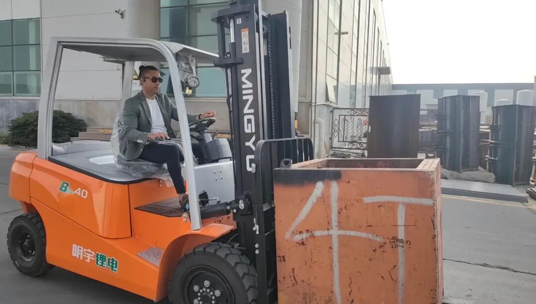 Key Factors You Must Know Before Buying an Electric Forklift